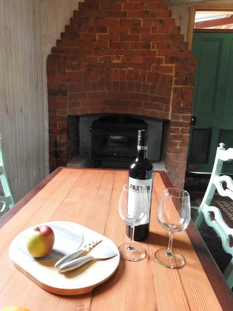 Cooks Cottage - New Castle Holiday 4