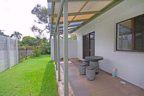 6 Petrie Ave Marcoola Pet Friendly Linen Supplied - New Castle Holiday 5