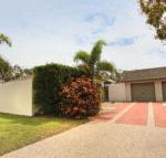 6 Petrie Ave Marcoola Pet Friendly Linen supplied - New Castle Holiday