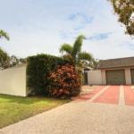 6 Petrie Ave Marcoola Pet Friendly Linen Supplied - New Castle Holiday 0
