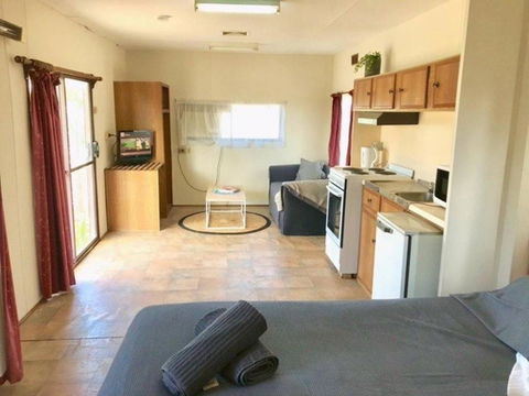 Cute Private Studio Flat With AIRCON! - New Castle Holiday 3