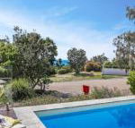 Barefoot Bungalow Castaways Beach - New Castle Holiday