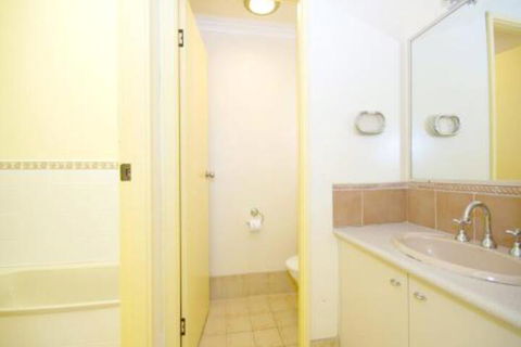 Gowrie Avenue Bay Parklands Townhouse 04 2 - New Castle Holiday 2