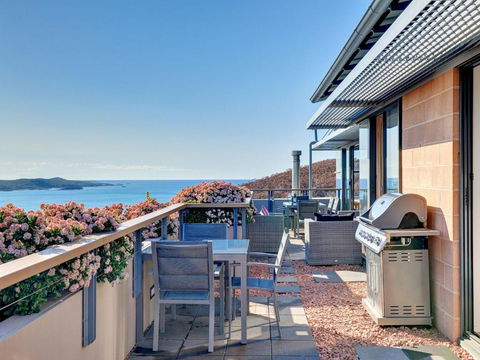 One Mile Cl Townhouse 22 26 The Deckhouse - New Castle Holiday 5