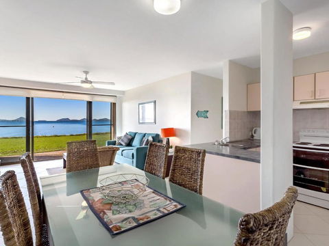 Soldiers Point Road Harbourside Unit 02 07 - New Castle Holiday 1