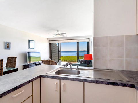 Soldiers Point Road Harbourside Unit 02 07 - New Castle Holiday 4