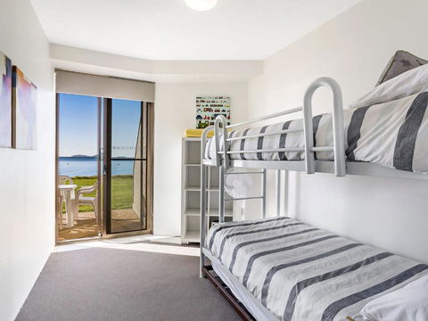 Soldiers Point Road Harbourside Unit 02 07 - New Castle Holiday 5