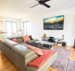 Beautiful Modern Luxury - New Castle Holiday