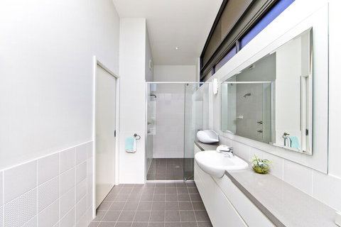 Sails On The Beachfront Exclusive Seaside Home - New Castle Holiday 4