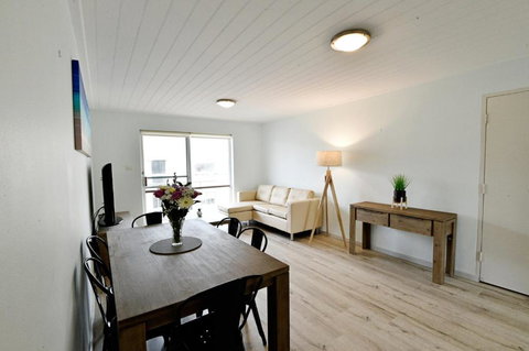 Kanangra Waterviews From The Balcony - New Castle Holiday 4