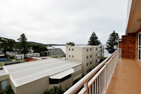 Kanangra Waterviews From The Balcony - New Castle Holiday 6