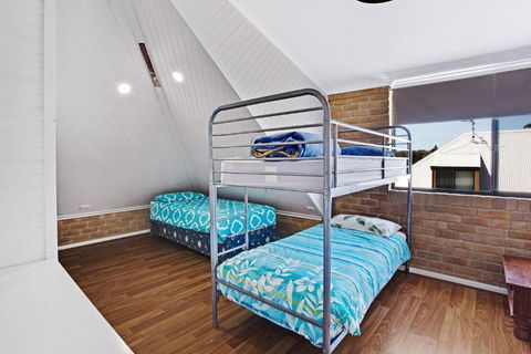 Salt Wood Cabin Style Retreat - New Castle Holiday 5