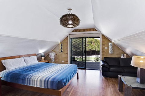 Salt Wood Cabin Style Retreat - New Castle Holiday 6