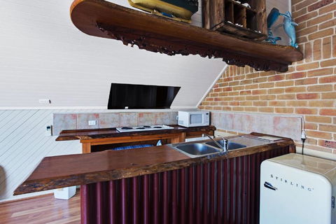Salt Wood Cabin Style Retreat - New Castle Holiday 4