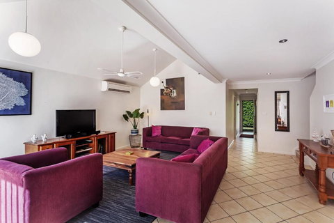 Spacious Modern & Walk To The Beach! - New Castle Holiday 6