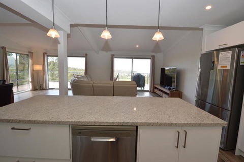91 Berrambool Drive - New Castle Holiday 3
