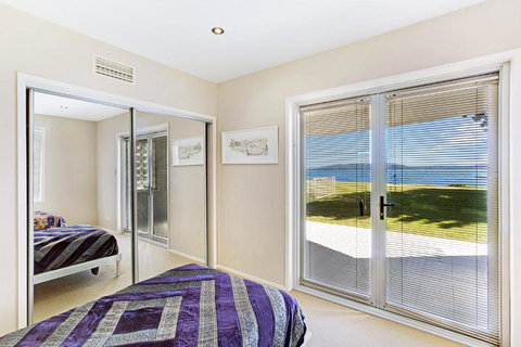 Breath Taking Waterfront! - New Castle Holiday 5