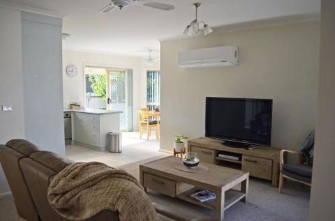 Horsham Central Stay - New Castle Holiday 3