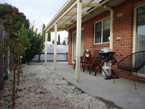 Horsham Central Stay - New Castle Holiday 7