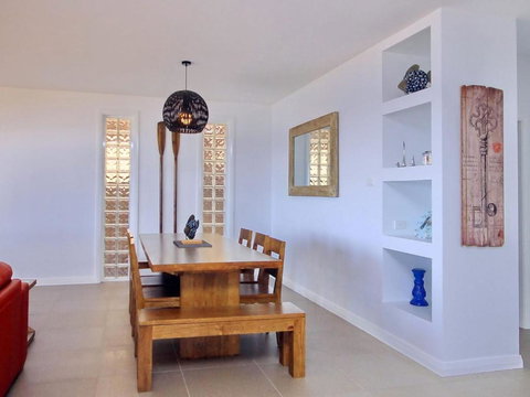 Ebb & Flow At Corlette - New Castle Holiday 1