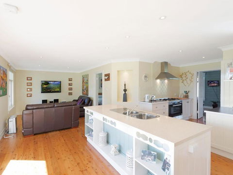 The Tempre At Narooma - New Castle Holiday 6