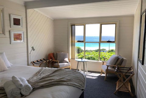 BURGESS COTTAGE King Bed For Couples - New Castle Holiday 4