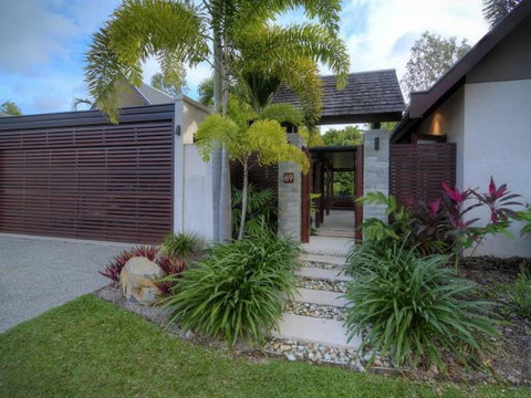 Niramaya Port Douglas 3 And 4 Bedroom Villas - New Castle Holiday 1