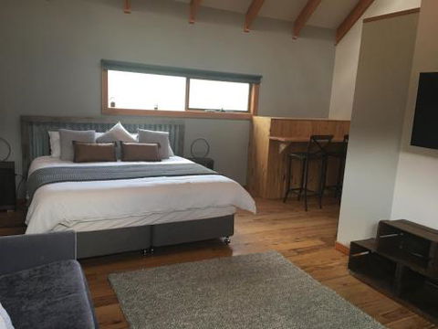 Lupoâ€™s Loft - New Castle Holiday 5