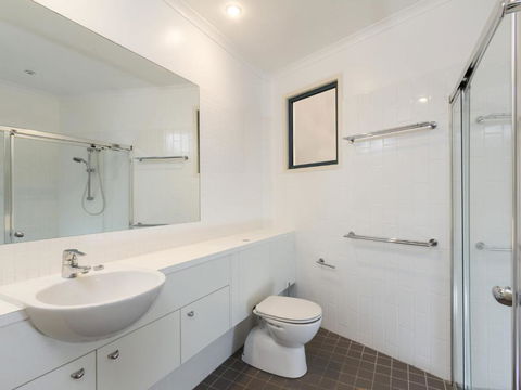 Saltwater Unit 1 - New Castle Holiday 2