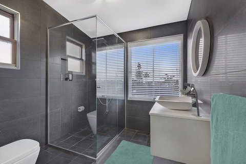 Waterview Beach House - New Castle Holiday 6