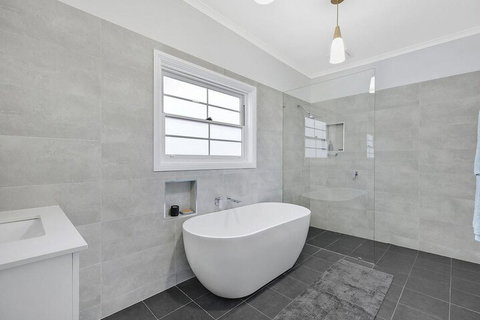 Waterview Beach House - New Castle Holiday 4