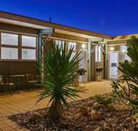 Getaway Villas Unit 38 11 1 Bedroom Self Contained Accommodation - New Castle Holiday