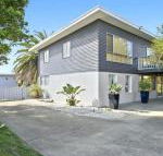 Middle Sea perfect for two families - New Castle Holiday