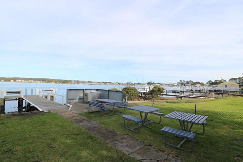 Waterfront Cottages - New Castle Holiday 4