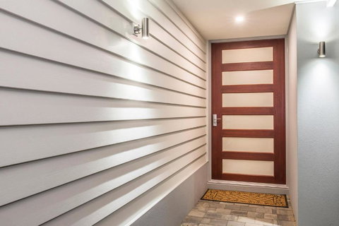 Cabots Click - New Castle Holiday 6