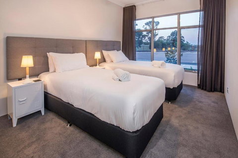 Cabots Click - New Castle Holiday 1