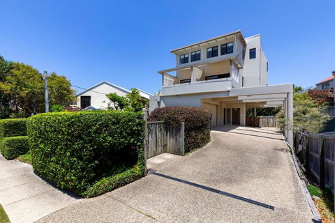 Wake Up To Ocean Views In Stylish Comfort - New Castle Holiday 7