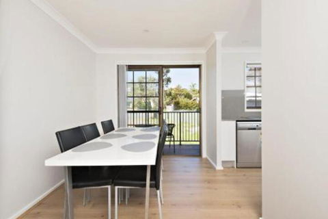 Amaroo Retreat At Fingal Bay - New Castle Holiday 7
