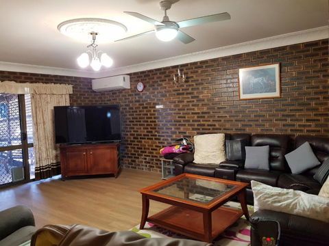 Lorac Bed & Breakfast - New Castle Holiday 3