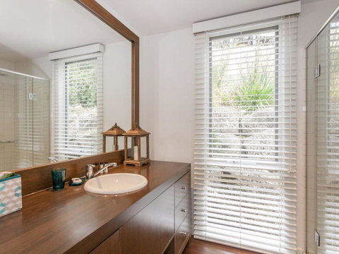 SUNRISE At BREAKERS Townhouse Close To Town - New Castle Holiday 5