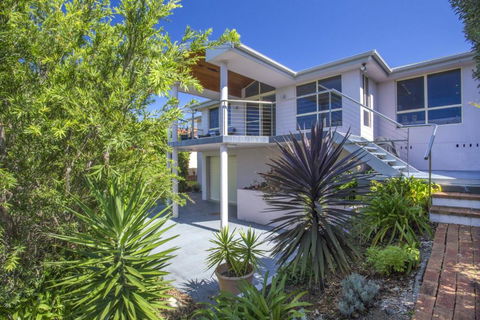 58 Seaview St. Summer Days - New Castle Holiday 5