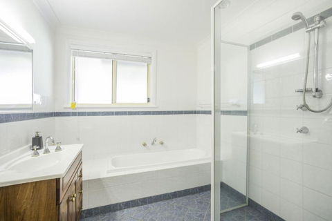 58 Seaview St. Summer Days - New Castle Holiday 4