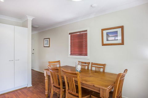 The Sands 4 / 46 Jones Avenue Mollymook - New Castle Holiday 5