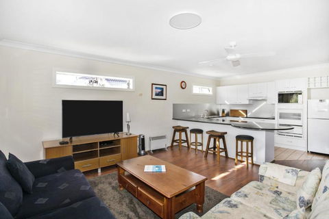 The Sands 4 / 46 Jones Avenue Mollymook - New Castle Holiday 1