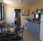 Rocks Retreat Cabin 3 Lobster - New Castle Holiday