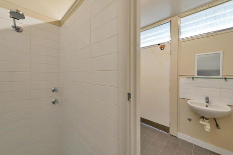 Getaway Villas Unit 38 9 1 Bedroom Separate Private Bathroom - New Castle Holiday 6