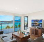 Hillcrest Views of Wagonga - New Castle Holiday