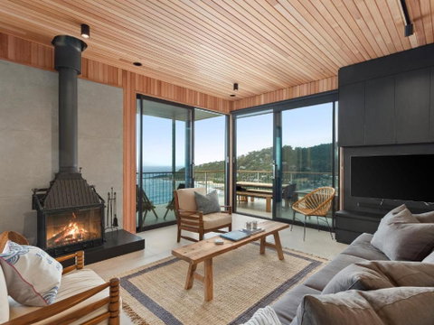 At Wye Eyrie With Arguably The Best Views In Town - New Castle Holiday 3