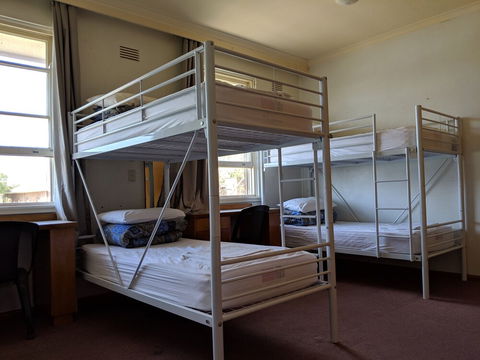 Young Budget Accommodation - New Castle Holiday 5