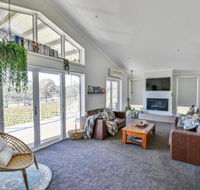 Mortimers Wines The Canopy Loft - New Castle Holiday